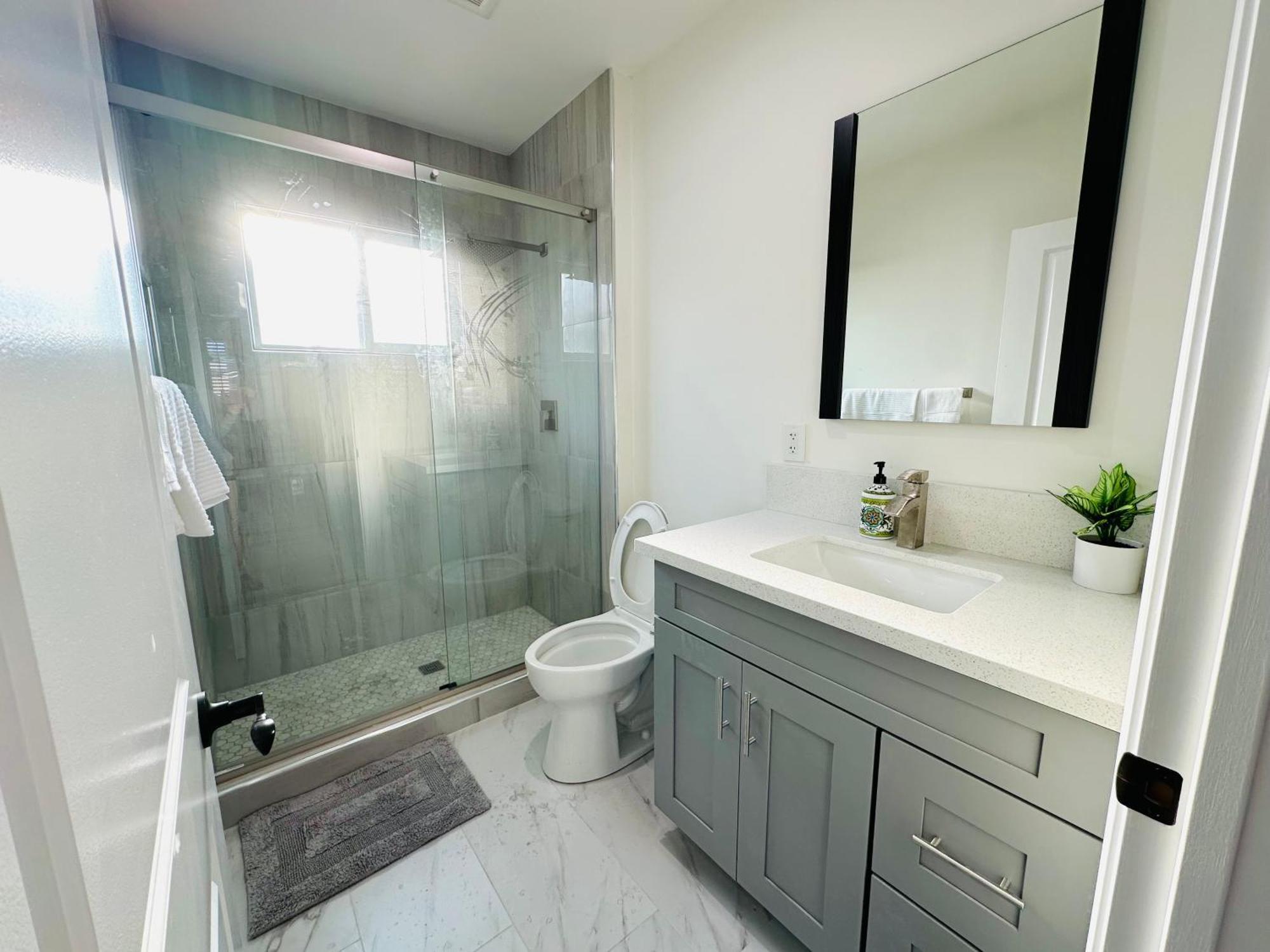 New Spacious House In Anaheim Near Disneyland-Knott In Without Backyard In The Same Lot Of 3 Separate Properties 外观 照片
