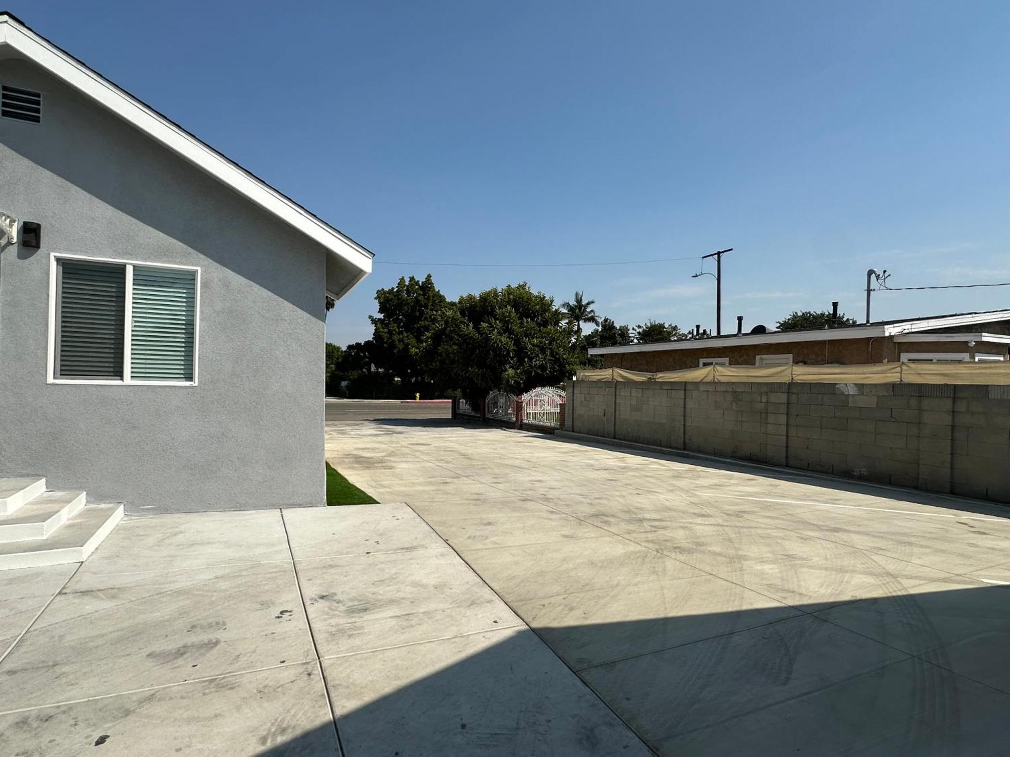 New Spacious House In Anaheim Near Disneyland-Knott In Without Backyard In The Same Lot Of 3 Separate Properties 外观 照片